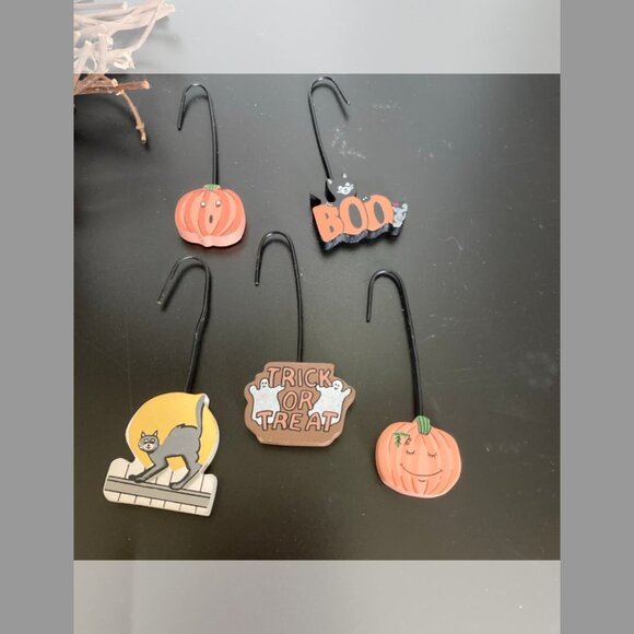 Halloween tree with 15 wooden ornaments -decorations - Picture 4 of 7